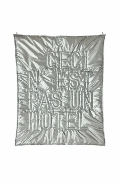 HKliving Vægkunst 'Ceci n'est pas un hôtel'