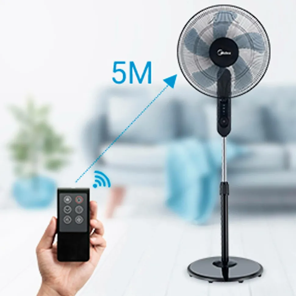 Midea Gulvvifte 3 hastigheder og fjernbetjening, sort