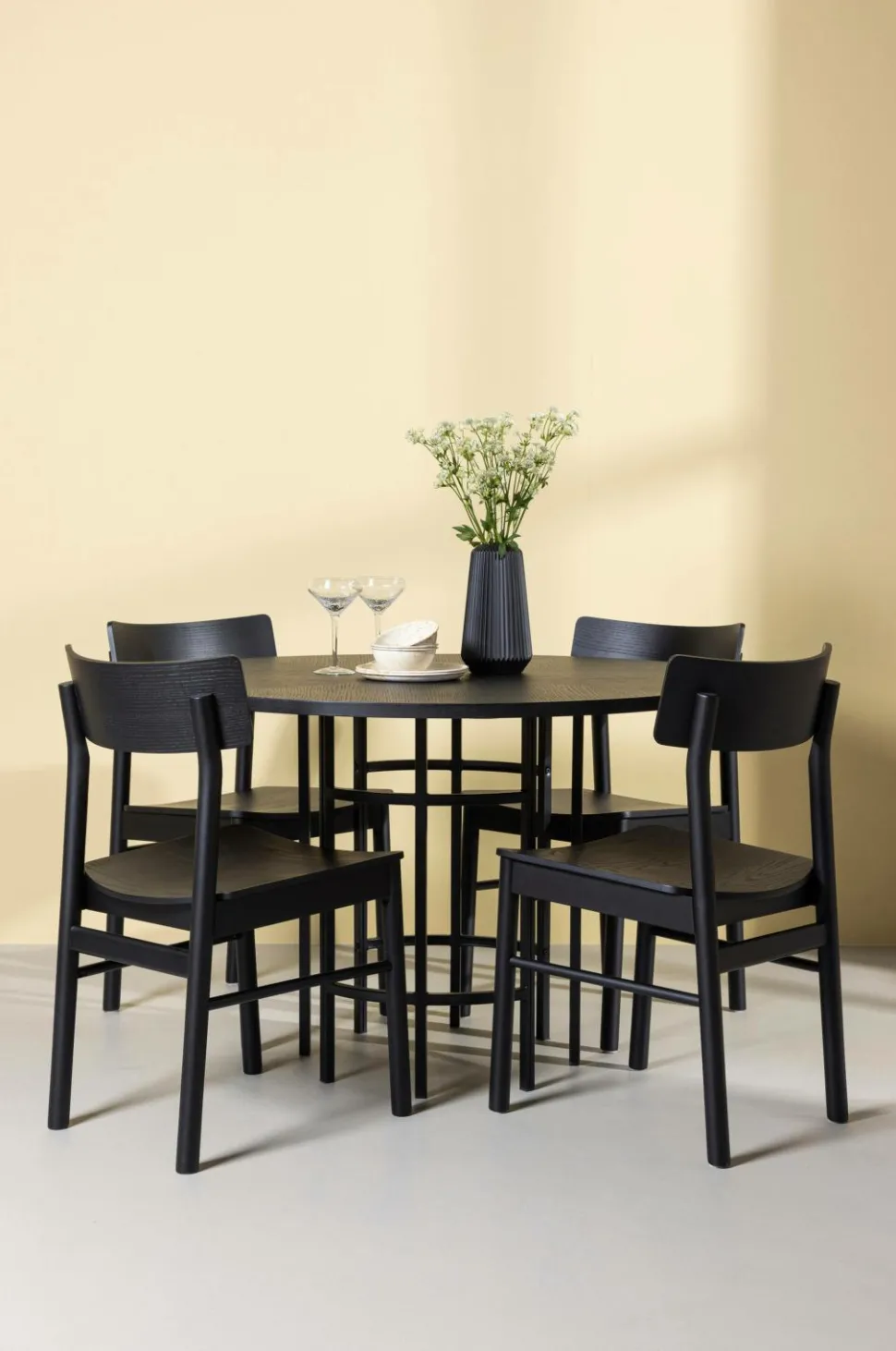 Venture Home Spisegruppe Copenhagen og stolene Montros